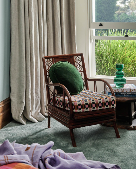 Kombu Green Velvet Pea Cushion One Size