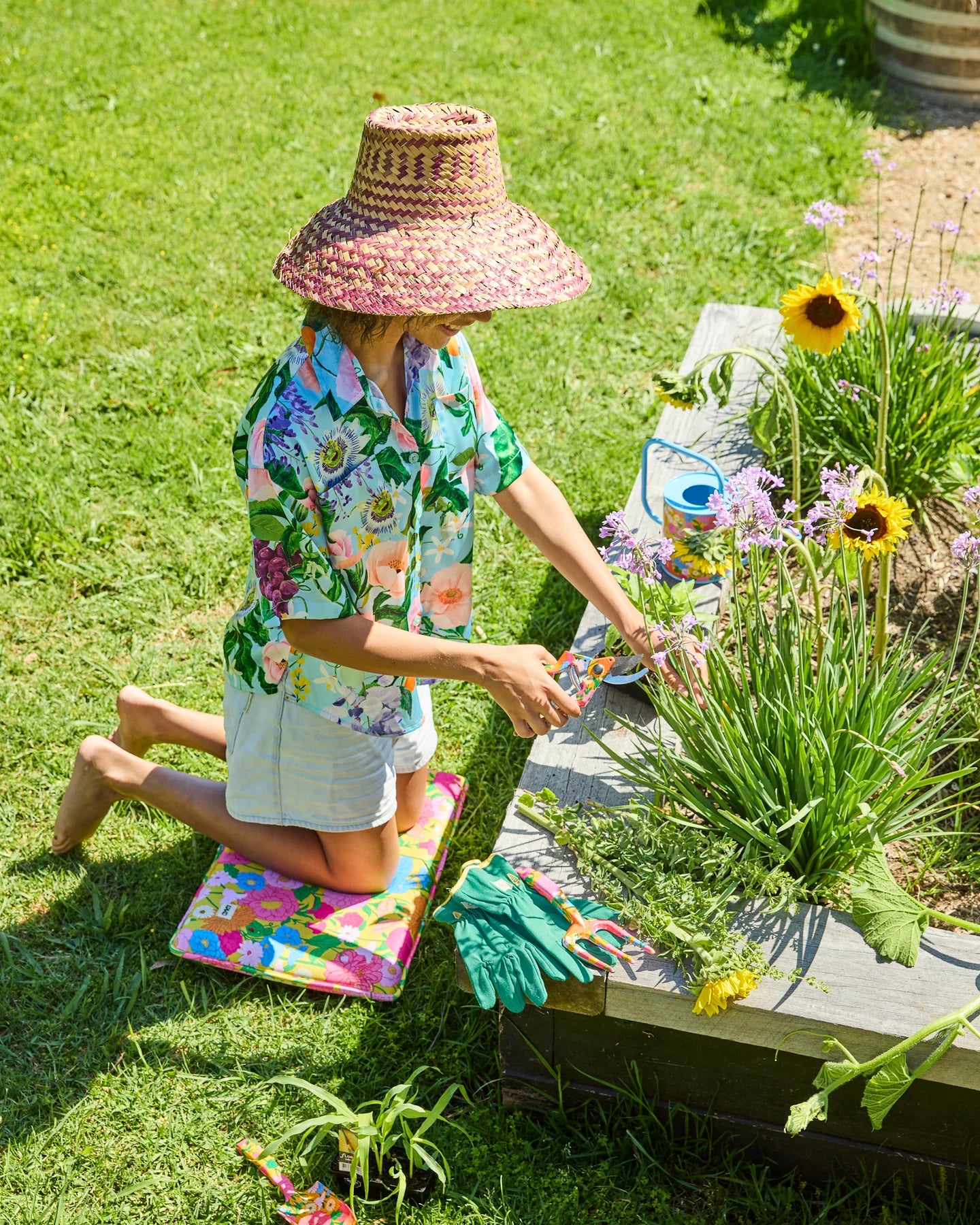 Follow The Sun Yellow Garden Secateurs and Gloves Set