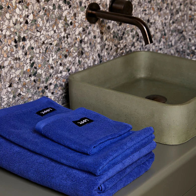 ELECTRIC BLUE BATH TOWEL
