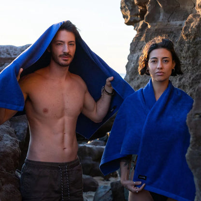 ELECTRIC BLUE BATH TOWEL