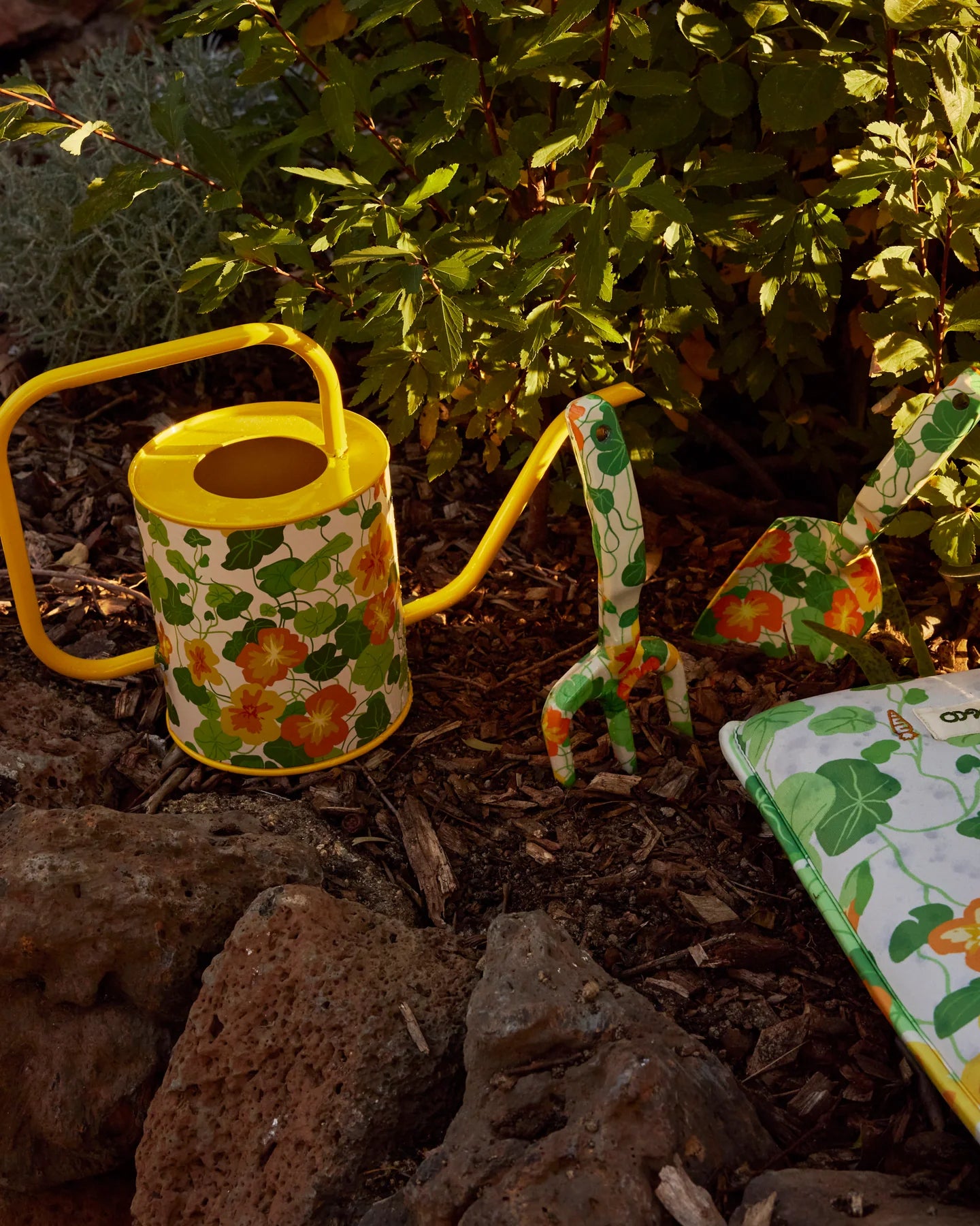 Nasturtium Garden Tools and Gloves Set