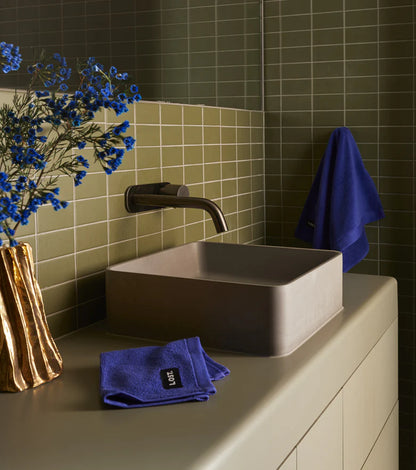 ELECTRIC BLUE FACE WASHER
