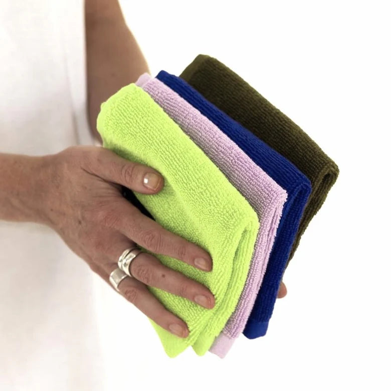ELECTRIC BLUE FACE WASHER